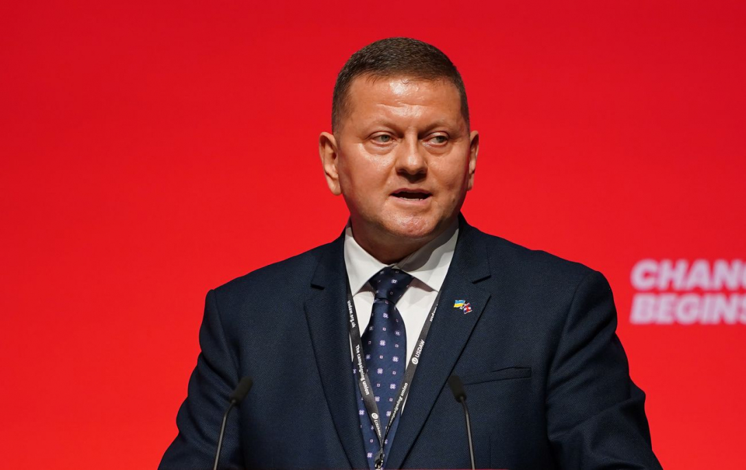 Залужный ответил Зеленскому об участии в выборах президента Украины