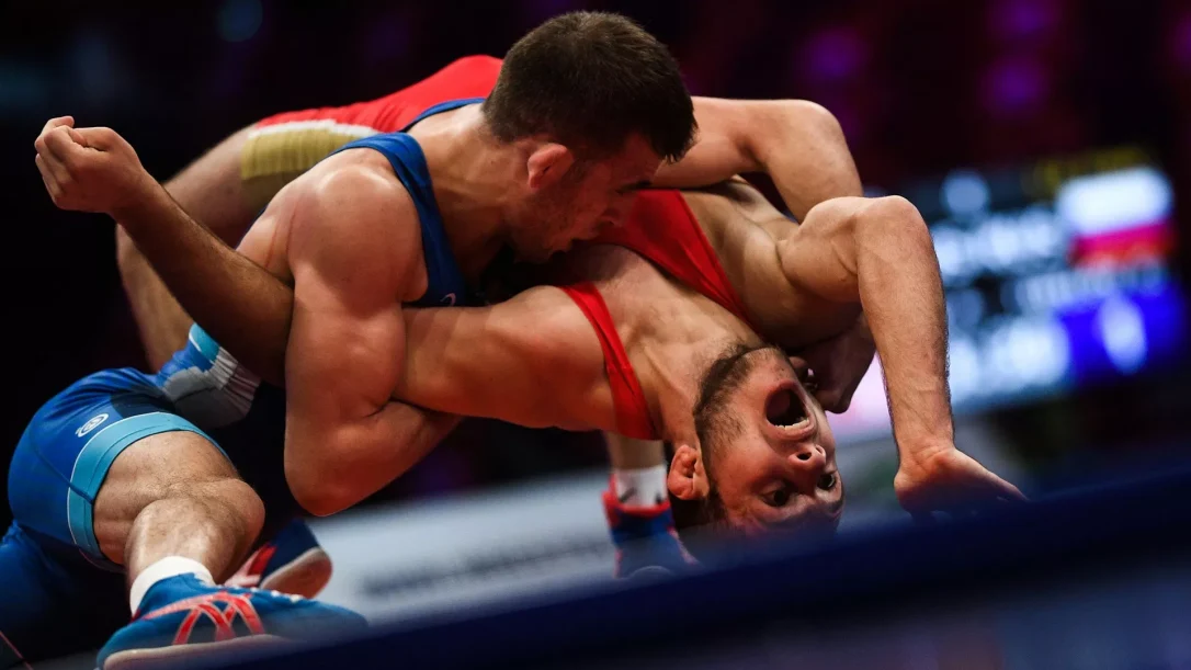 Армения отправит молодых борцов в Баку на чемпионат мира