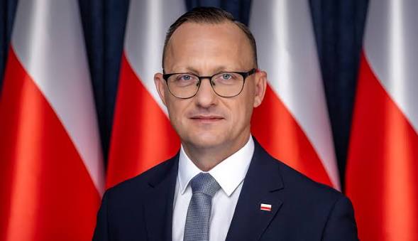 Польша раскритиковала Зеленского за создание в Украине национального пантеона 3 Польша раскритиковала Зеленского за создание в Украине национального пантеона