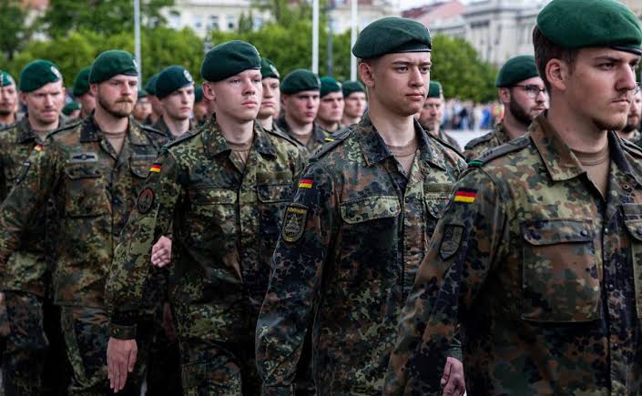 В Германии планируют ускорить строительство военных объектов