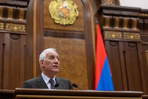 Президент Армении убрал фото горы Арарат из приемного зала 3 Президент Армении убрал фото горы Арарат из приемного зала