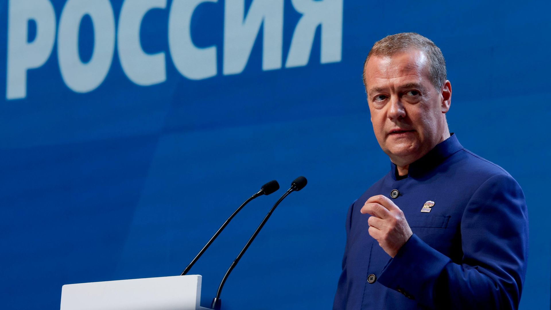 Медведев назвал уехавших и выступающих против войны россиян «отщепенцами» и «мерзавцами»