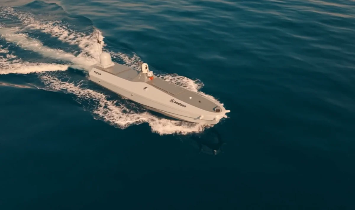 Турция впервые спустила на воду морской дрон-камикадзе TUFAN 2 Турция впервые спустила на воду морской дрон-камикадзе TUFAN