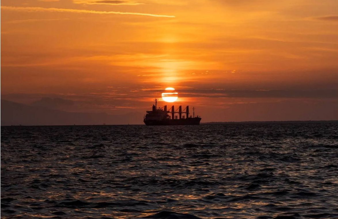 Турция ограничивает проход судов в Черное море из-за атак БПЛА