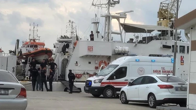 Судно с азербайджанцами попало в беду в Черном море