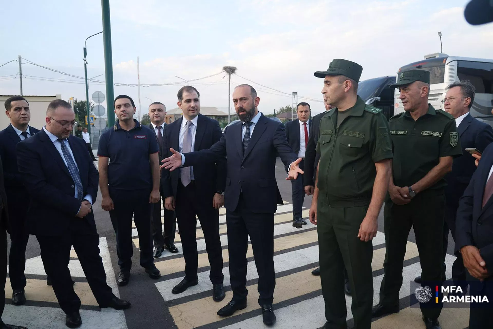 Глава МИД Армении посетил границу с Турцией