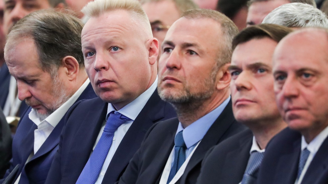 Российские миллиардеры скинулись на войну после призыва Путина