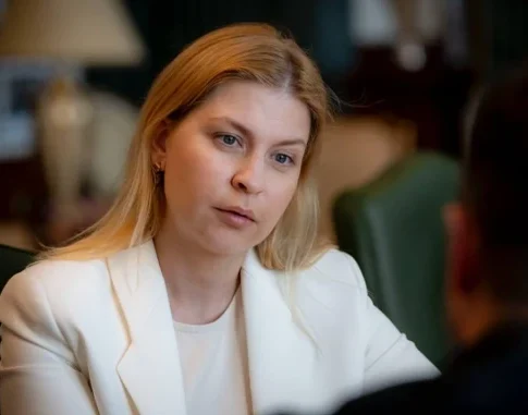 Зеленский отправил в отставку посла Украины в США Стефанишину 3 Зеленский отправил в отставку посла Украины в США Стефанишину