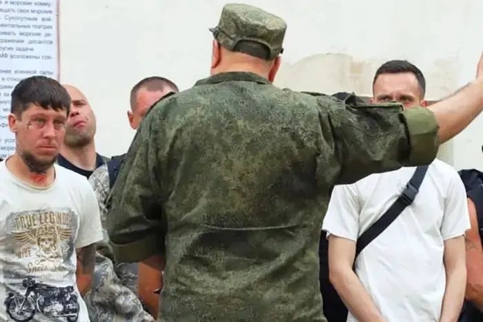 В России жители создали уличные патрули, чтобы не дать мужчинам попасть на войну в Украине 2 В России жители создали уличные патрули, чтобы не дать мужчинам попасть на войну в Украине