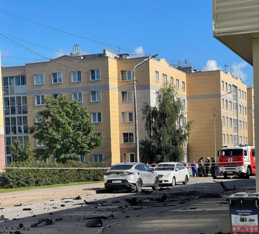 В Петербурге взорвали автомобиль: погиб военный