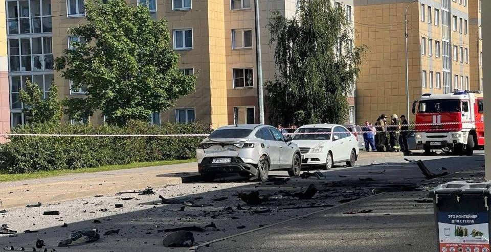 В Петербурге взорвали автомобиль: погиб военный