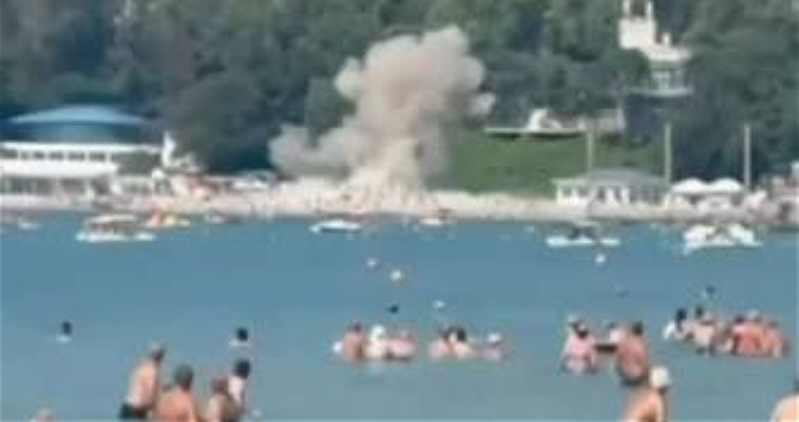 Дрон упал на пляж с отдыхающими в Геленджике: есть погибшие