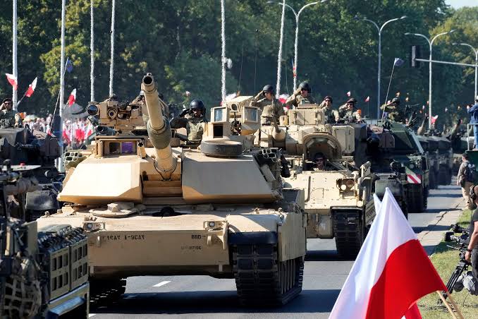 Польша устроила крупнейший в истории военный парад