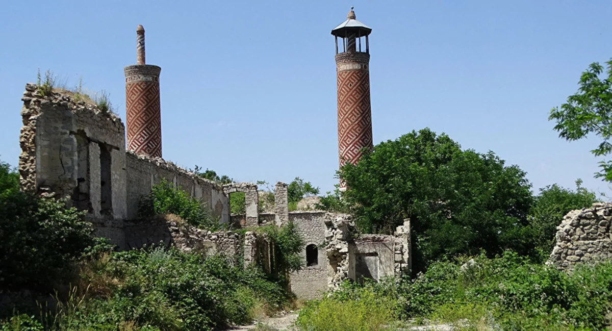 Корова в алтаре: почему Патриархат громче говорит о Кюрмюке, чем о Кобайри?