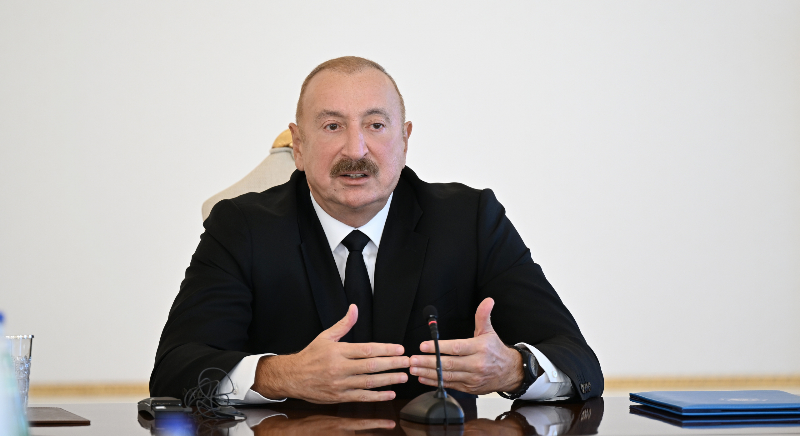 Алиев: Европейский парламент — это гнездо коррупционеров 2 Алиев: Европейский парламент — это гнездо коррупционеров