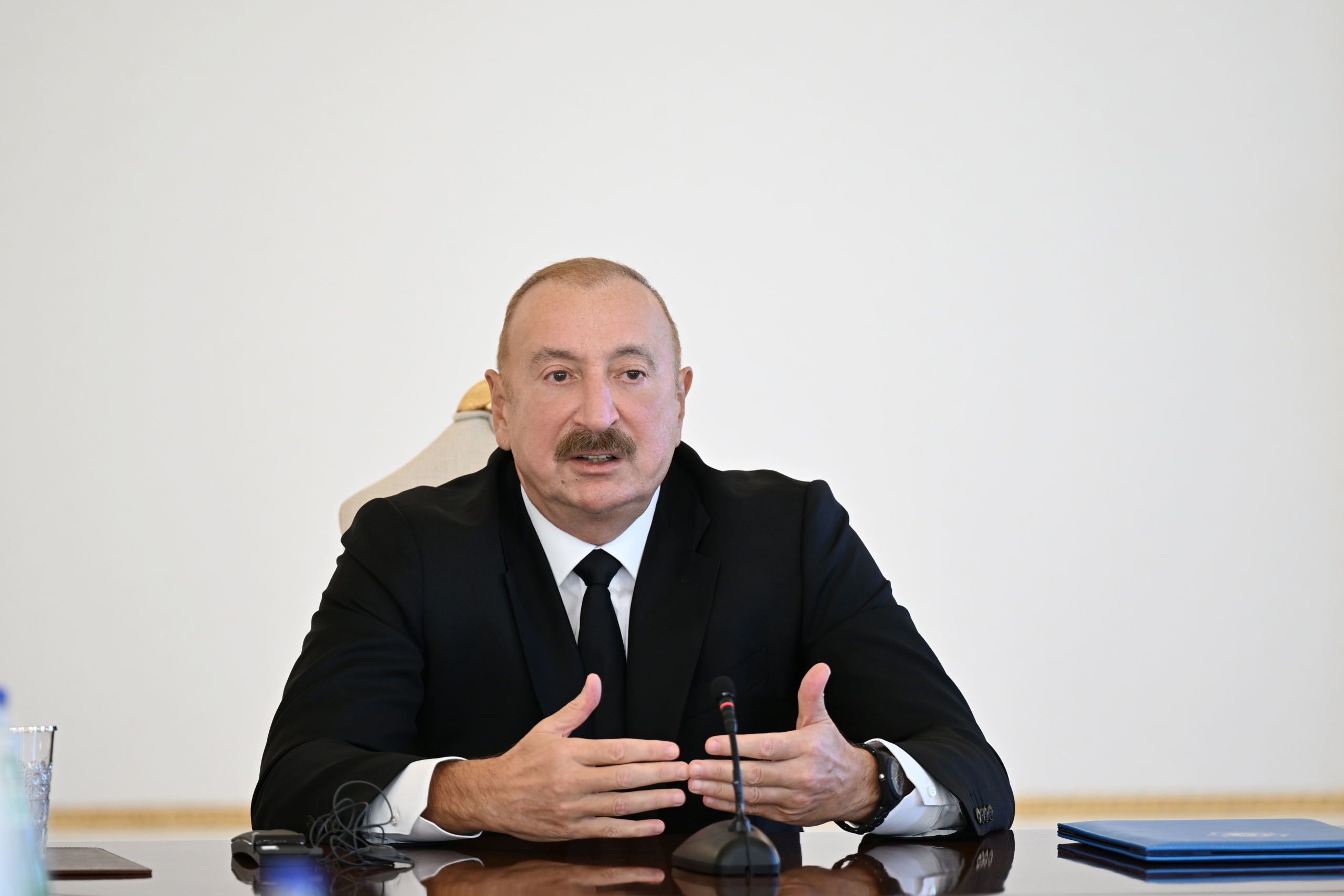 Алиев: Европейский парламент — это гнездо коррупционеров 2 Алиев: Европейский парламент — это гнездо коррупционеров