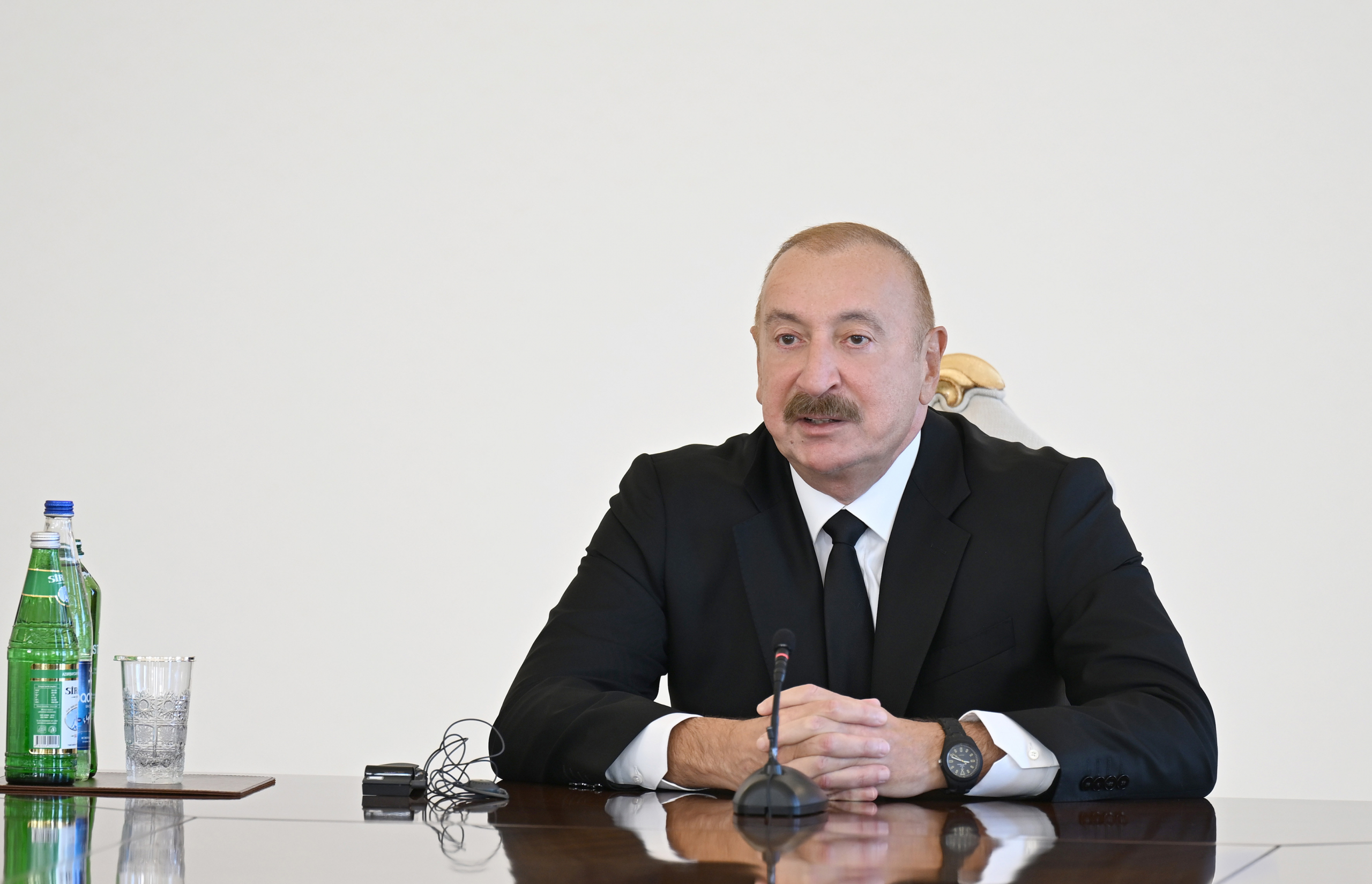 Алиев: Европейский парламент — это гнездо коррупционеров 2 Алиев: Европейский парламент — это гнездо коррупционеров