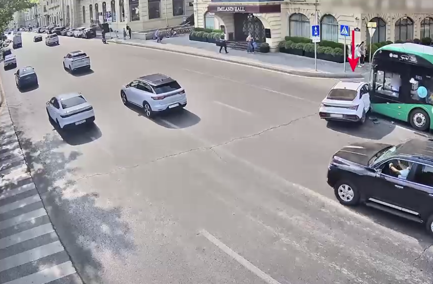 ЦИУТ показал, как на дорогах Баку один человек может создать опасность для жизни многих