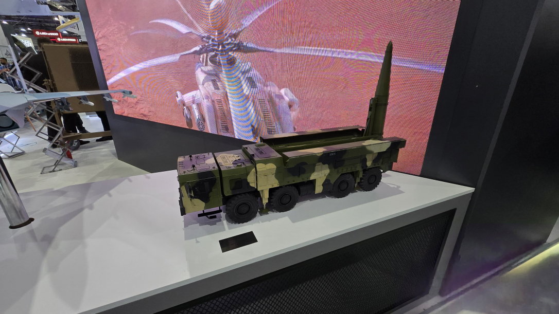 «Рособоронэкспорт» представил макеты российского вооружения на ADEX 2026 в Баку