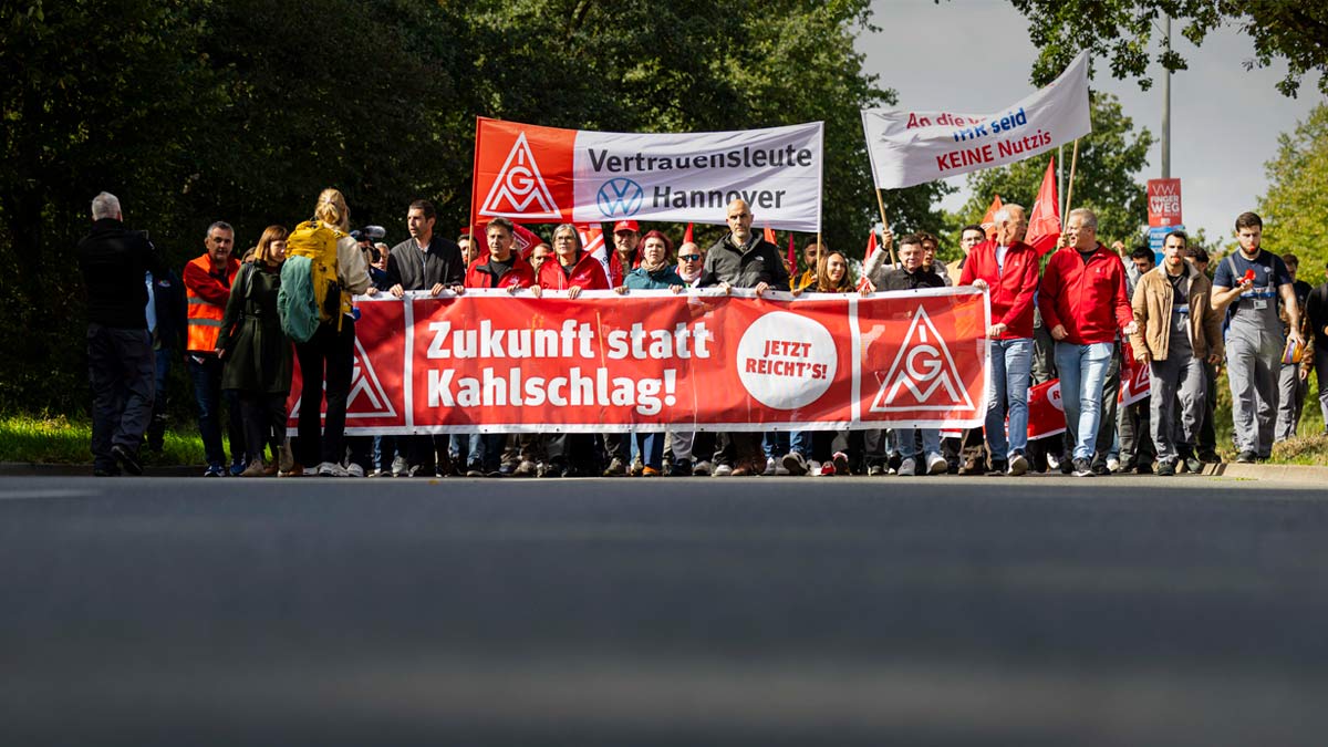 Работники автопрома Германии взбунтовались против массовых увольнений 2 Работники автопрома Германии взбунтовались против массовых увольнений