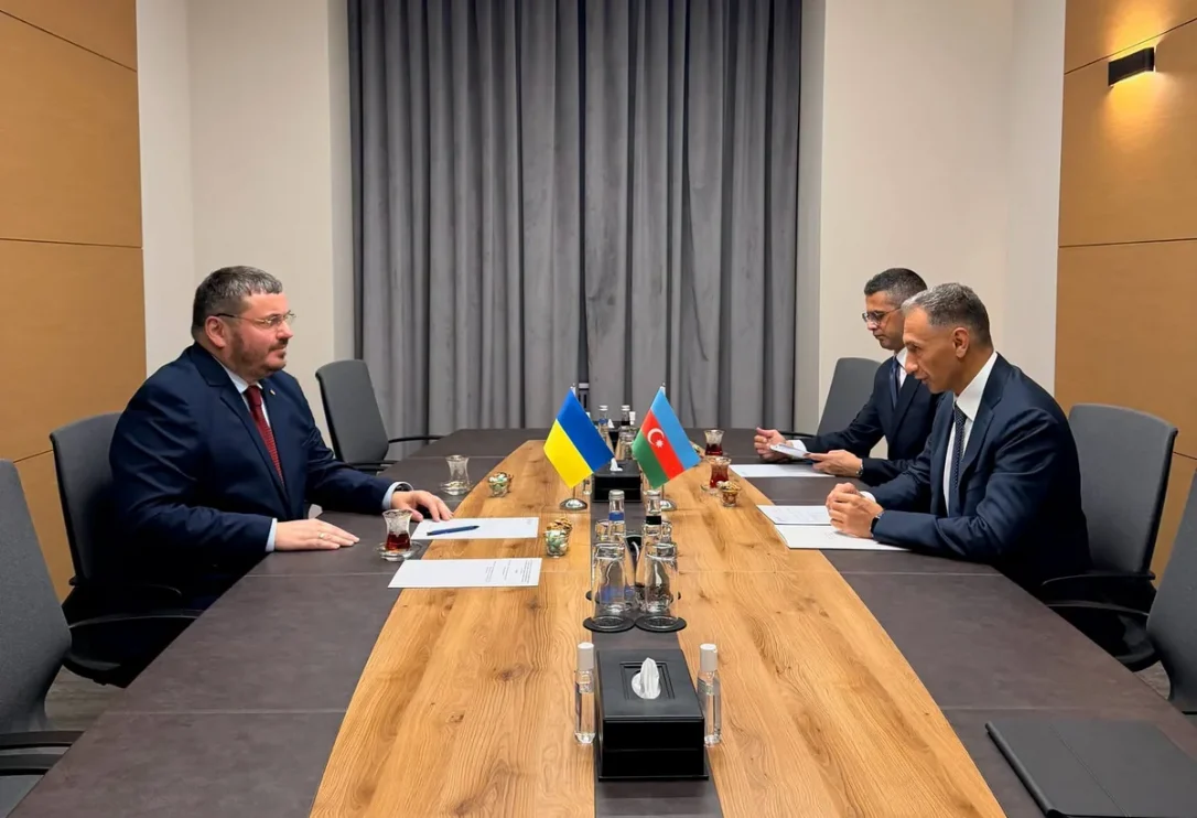 Азербайджан и Украина намерены развивать новые маршруты между Каспийским и Черным морями