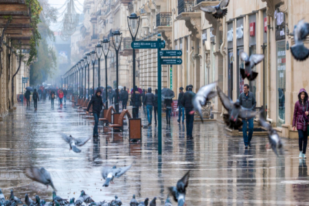 Завтра в Баку будет ливень и ветер