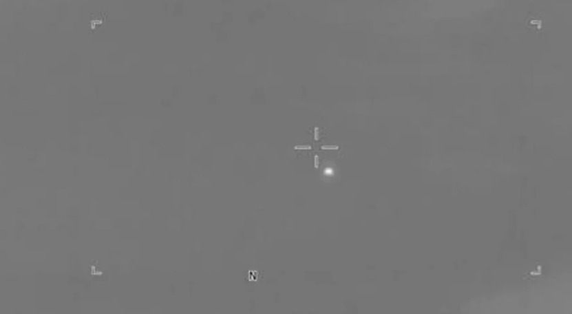 США показали видео с НЛО, который развил скорость до 805 км/ч 3 США показали видео с НЛО, который развил скорость до 805 км/ч