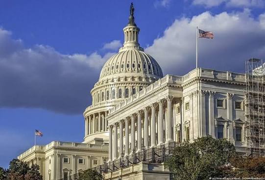 Палата представителей США проголосовала за рассмотрение "адских санкций" против России