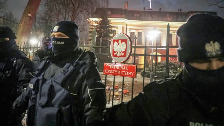 Противостояние в Польше: Навроцкий обвинил Туска в попытке госпереворота