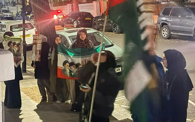 В Лондоне прошла провокационная акция перед посольством Азербайджана 2 В Лондоне прошла провокационная акция перед посольством Азербайджана