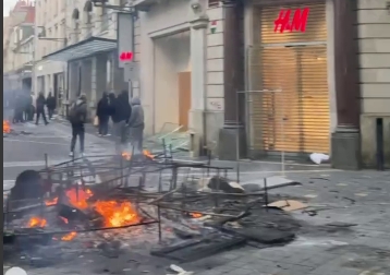 Протестующие громят Францию и грозят Макрону смертью