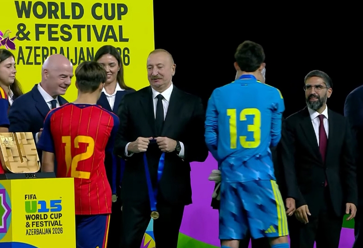 Ильхам Алиев наградил победителей чемпионата мира FIFA U-15 1 Ильхам Алиев наградил победителей чемпионата мира FIFA U-15