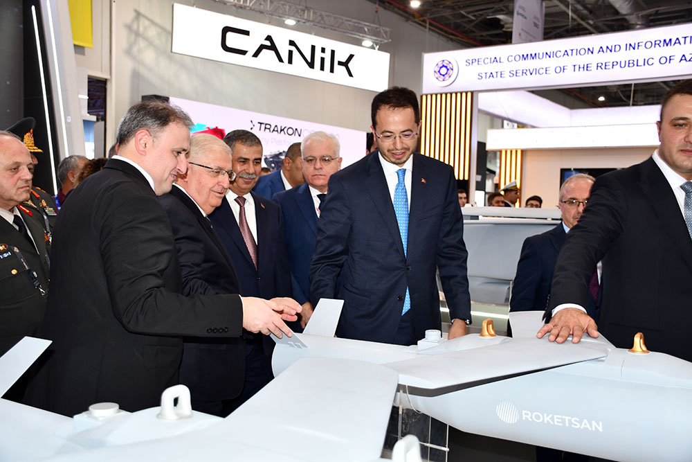 Закир Гасанов и Яшар Гюлер посетили выставку ADEX 2026 2 Закир Гасанов и Яшар Гюлер посетили выставку ADEX 2026