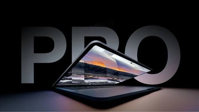 Apple впервые добавила сенсорный OLED-экран в MacBook Pro 13 Apple впервые добавила сенсорный OLED-экран в MacBook Pro