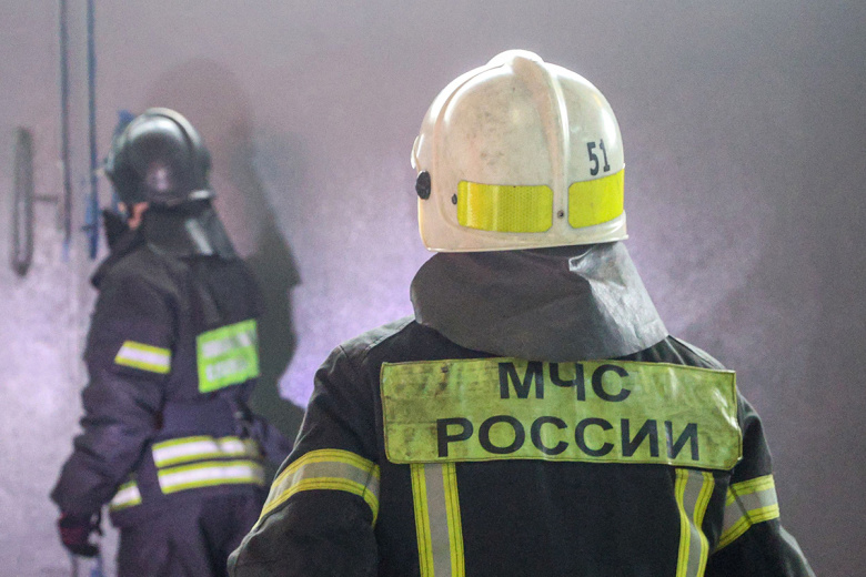 Крупный пожар на заводе в Ростовской области