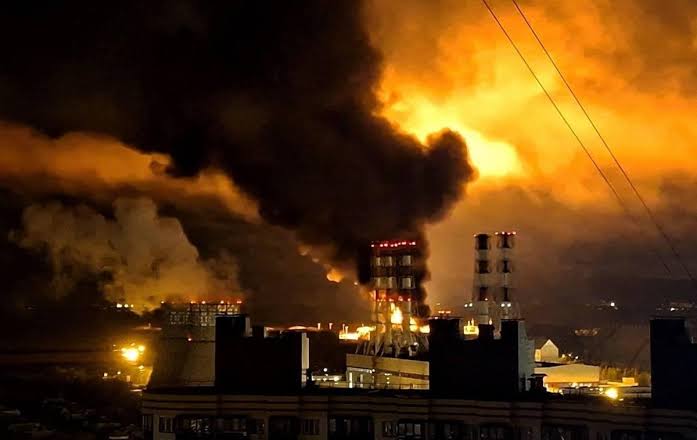 Украинские дроны атаковали Петербург: горит терминал, поражен дата-центр