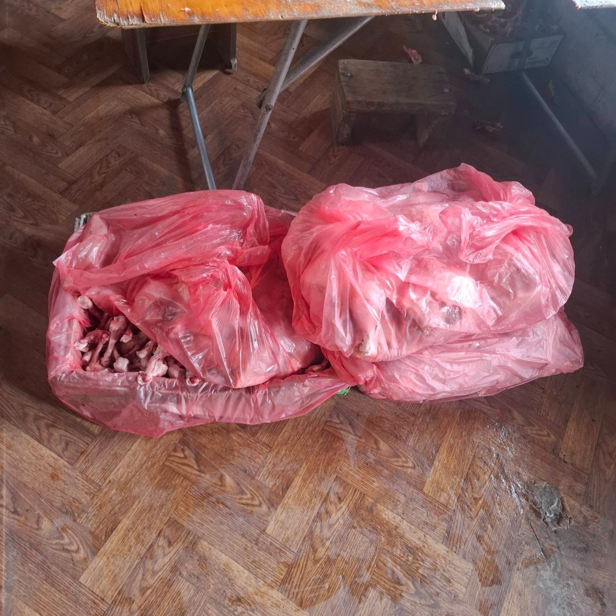 В Гяндже закрыли подпольный цех, поставлявший куриное мясо в донерные