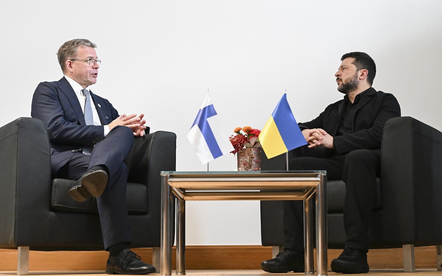 Зеленский договорился с Финляндией о спутниках и помощи на €300 млн 2 Зеленский договорился с Финляндией о спутниках и помощи на €300 млн